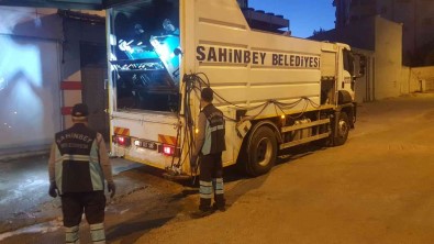 Sahinbey'de Temizlik Ekipleri Bayram Boyunca Görev Basindaydi