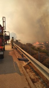 Kinik'ta Çikan Orman Yanginina Ilk Müdahale Gerçeklestirildi