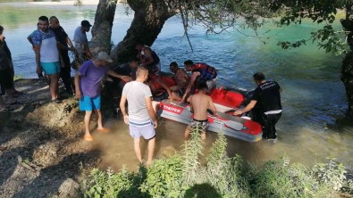 Manavgat Irmagi'nda Mahsur Kalan Vatandaslar Itfaiye Ekiplerince Kurtarildi