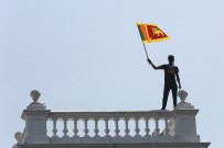 Sri Lanka'da Sokaga Çikma Yasagi Ilan Edildi