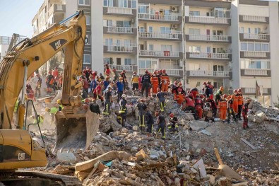 Yasar Üniversitesi'nde Yapi Sagligi Ve Deprem Izleme Sistemi Kuruldu