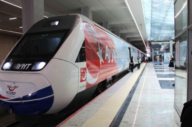 15 Temmuz Demokrasi Ve Milli Birlik Treni Ankara'dan Yola Çikti