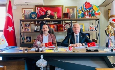 'Bu Halkin Direnisi FETÖ'cülerin Tankina, Topuna, Helikopterine Ve Uçagina Karsi Galip Gelmistir'