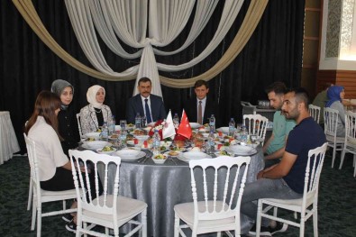 Vali Çiftçi'den Sehit Aileleri Ve Gazilere Yemek