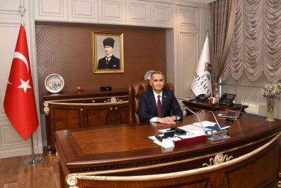 Vali Çuhadar'dan 15 Temmuz Mesaji