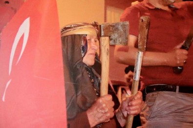 15 Temmuz'da balta ve satırla köy meydanına inmişti: Böyle bir şey olursa 86 yaşıma rağmen yine inerim