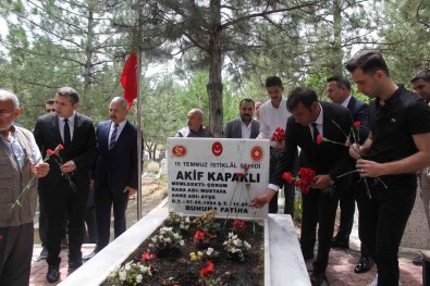 15 Temmuz Sehidi Akif Kapakli Mezari Basinda Anildi