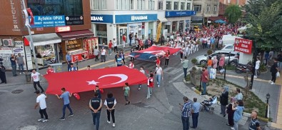 Devrek'te 15 Temmuz Kalkismasinin 6. Yilinda Vatandaslar Tek Yürek Oldular