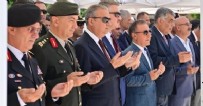Diyarbakır’da, Şehitler kabirlerinde ziyaret edildi