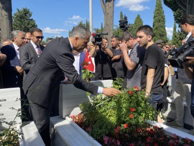 Edirnekapi Sehitligi'nde 15 Temmuz Sehitleri Için Tören Düzenlendi