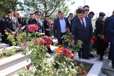 Erzincan'da Sehitler Dualarla Yâd Edildi