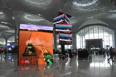 Istanbul Havalimani'nda 15 Temmuz Sergisi