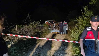 Karabük'te Devrilen Traktörün Altinda Kalan 2 Kisi Öldü, Biri Agir 2 Kisi Yaralandi