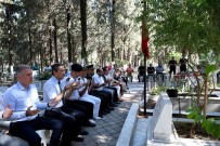 Kusadasi'nda 15 Temmuz Sehitleri Aniliyor