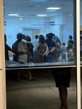 Kusadasi'nda Bayram'da Hastanede Uzun Kuyruklar Olustu