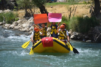 Sirnak'ta 15 Temmuz Sehitleri Anisina Rafting Düzenlendi