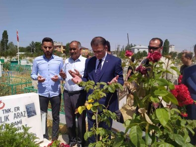Van'da Sehit Mezarlari Ziyaret Edildi