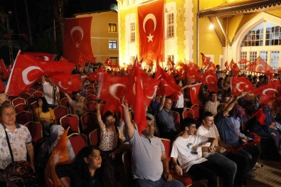 Adana'da 15 Temmuz Demokrasi Nöbeti Tutuldu