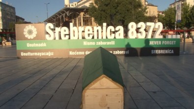 Bagcilar'da Srebrenitsa Sehitleri Anildi