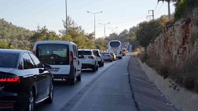 Tatilciler dönüş yolunda: Trafik çilesi başladı