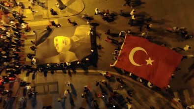 Vatandaslar O Karanlik Geceyi Anlatti Açiklamasi 'Cumhurbaskanimizin Çagrisiyla Meydanlara Indik'