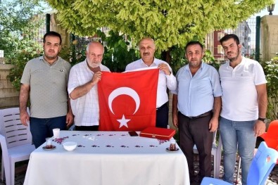 Zelyurt, 15 Temmuz Sehidi Bozkurt'un Kabrini Ve Ailesini Ziyaret Etti