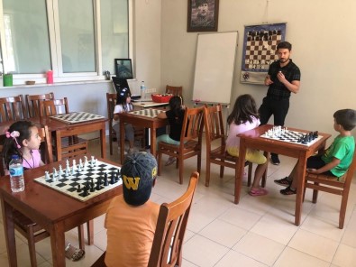 Burhaniye' De Yaz Kurslarina Yogun Ilgi