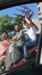 Bursa'da Seyir Halindeki Motosiklette Sandalye Tasidi