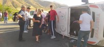 Elazig'da Otomobil Ambulansa Çarpti Açiklamasi 3 Yarali