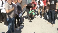 Fatih'te Otomobilden Hirsizlik Yapan Zanliyi Vatandaslar Metrelerce Kovaladi