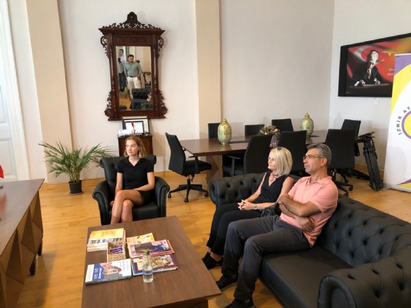 İşte YKS Türkiye şampiyonları: Selin Aşıkiraz ve Zeynep Dila Kuyucu başarının sırrını açıkladı!