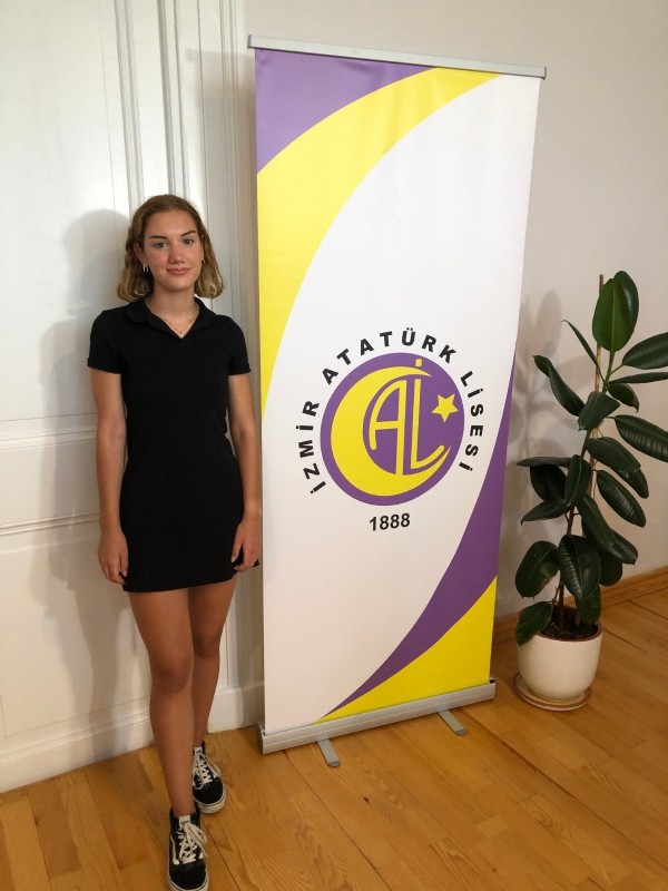 İşte YKS Türkiye şampiyonları: Selin Aşıkiraz ve Zeynep Dila Kuyucu başarının sırrını açıkladı!