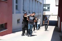 Adana'da 'Niye Yan Baktin' Kavgasi Açiklamasi 1 Ölü