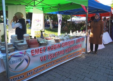 Emet EMKO 12 Kadina Is Imkani Sagliyor