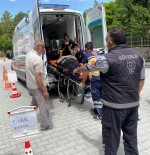 Motosikletin Çarptigi Yaya Hastanelik Oldu