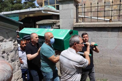 Oltulu Ümit Ögretmen Hayatini Kaybetti