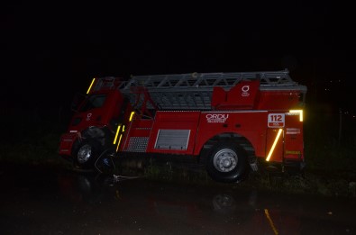 Ordu'da Görevden Dönen Itfaiye Araci Yan Yatti Açiklamasi 1 Itfaiye Eri Yarali