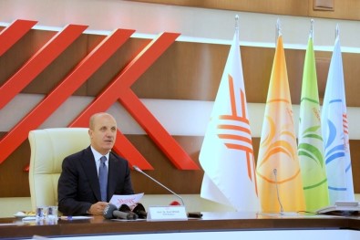 PAÜ Yesil Bayrak Ödülünü Kazandi