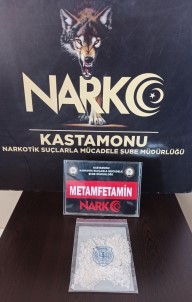 Polis Ekiplerinin Baskin Düzenlendigi Evlerden Metamfetamin Çikti