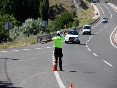 Samsun'da Bayram Tatilinde 4,25 Milyon TL Ceza Yazildi, 497 Araç Trafikten Men Edildi