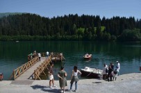 Savsat Karagöl Hafta Sonu Ziyaretçi Akinina Ugradi