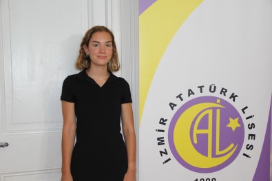 YKS'de AYT Esit Agirlik Birincisi Selin Açiklamasi 'Birinciligi Beklemiyordum, Çok Mutluyum'