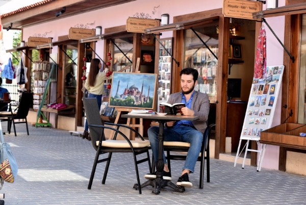 CHP'li İBB AK Parti döneminde açılan İSMEK Sanat Sokağı'nın kapısına kilit vurdu!