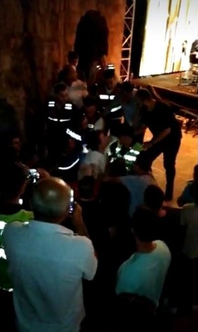 CHP'li başkan Selman Hasan Arslan, Sibel Can konserinde olay çıkarmıştı: Rezaletin yeni görüntüleri ortaya çıktı!