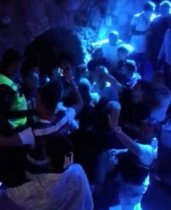 CHP'li başkan Selman Hasan Arslan, Sibel Can konserinde olay çıkarmıştı: Rezaletin yeni görüntüleri ortaya çıktı!