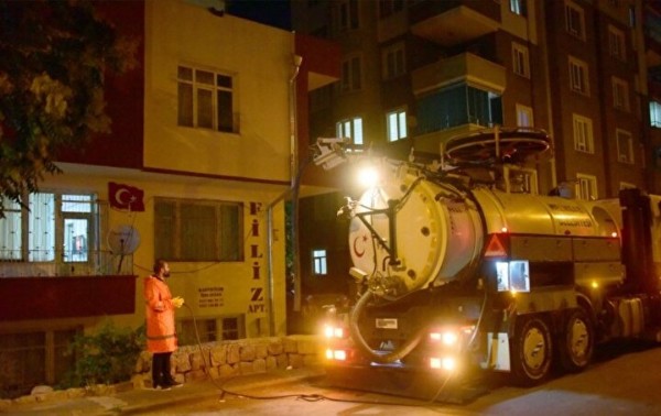 Bir milyonerin ibretlik sonu: Parası bitti şimdi lağım suları içinde yaşıyor