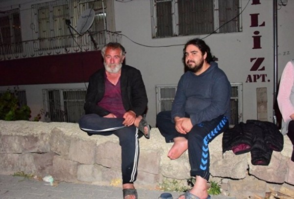 Bir milyonerin ibretlik sonu: Parası bitti şimdi lağım suları içinde yaşıyor