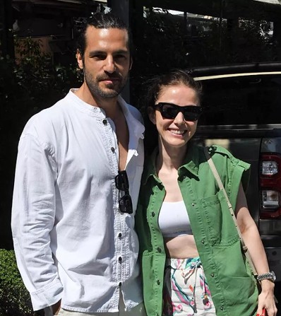 Özge Gürel'in nikah kombini dudak uçuklattı!