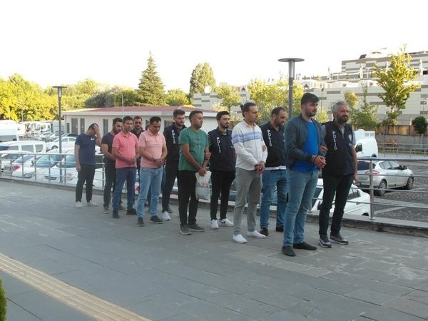 FETÖ'nün adalet teşkilatının yapılanmasına darbe: 21 gözaltı