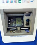 3'Üncü Kez ATM'leri Çekiçle Paramparça Etti